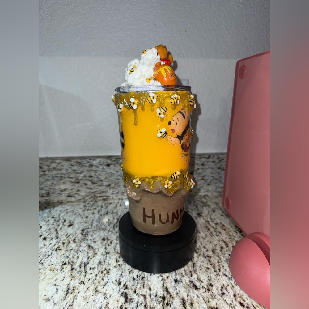 Winnie the Pooh Honey Pot tumbler - Picture 5 of 6